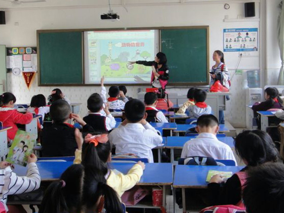 殷碧丽 摄副本.jpg