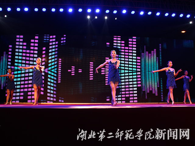 7.国标舞协会《just dance》.jpg