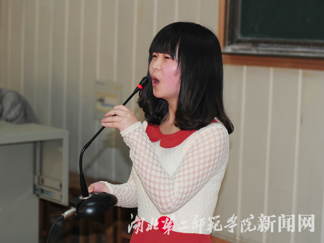3.1号选手杨玮《孩子，抓紧妈妈的手》.jpg