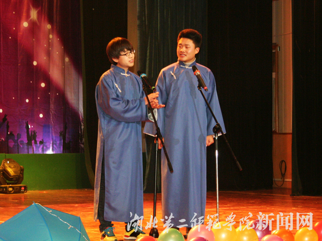 6.相声《研究研究》.JPG