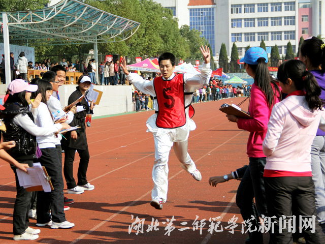 9 男子五千凯旋而归.jpg