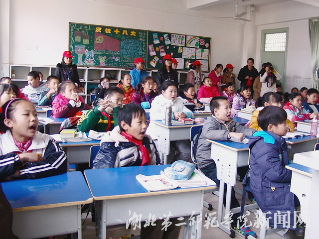 志愿知识受到了学生们的欢迎.jpg