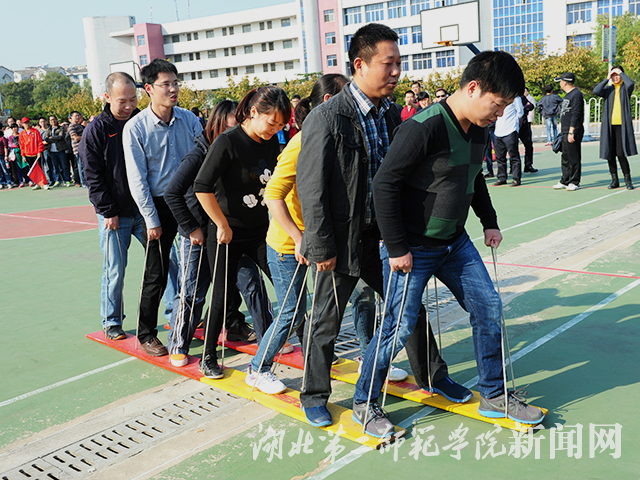 3.闪电纵队 图1.jpg