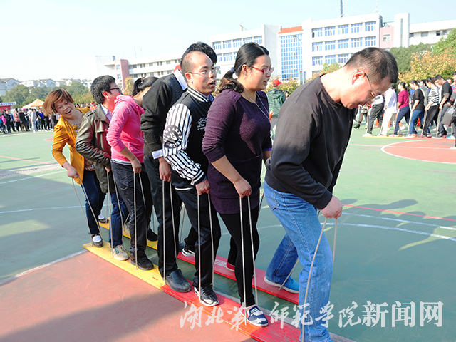 4.闪电纵队 图2.jpg