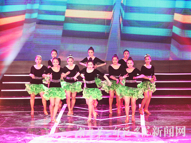 6.武汉音乐学院“舞英团队”.JPG
