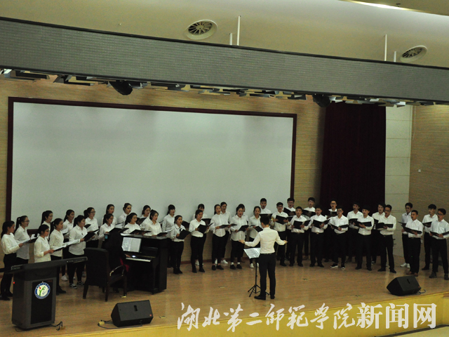 12.湖北第二师范学院 曼笛合唱团.jpg