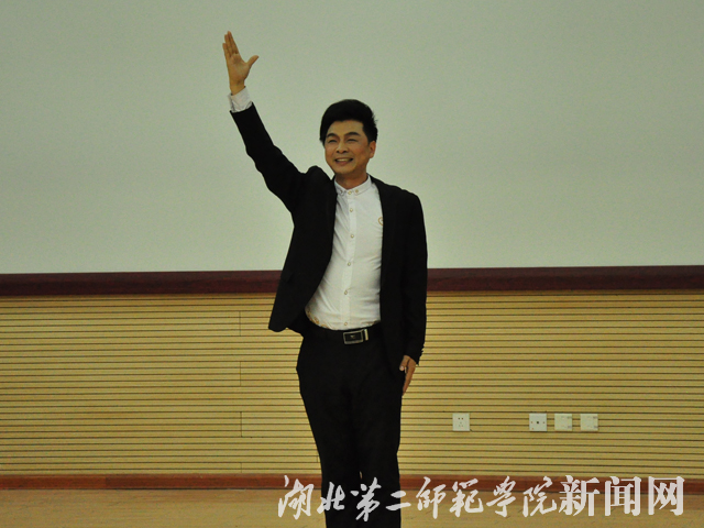 7.张艳林 独唱.jpg