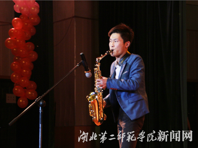 3.萨克斯独奏《新不了情》.jpg
