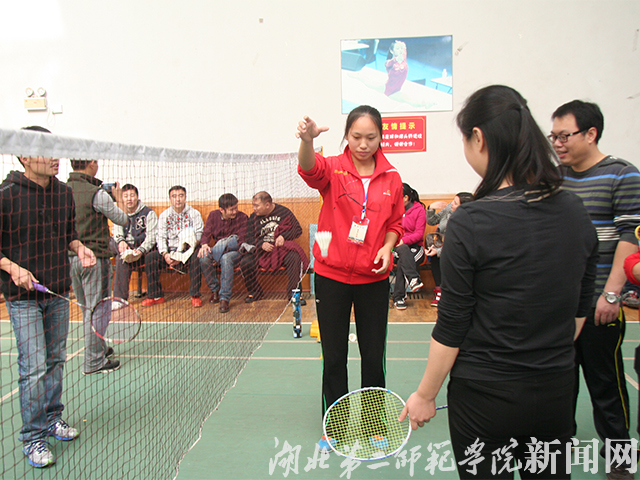 2.裁判员讲解比赛规则.jpg