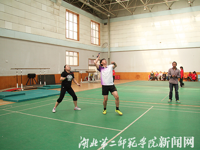 3.“黄金搭档”羽毛球混合双打.jpg