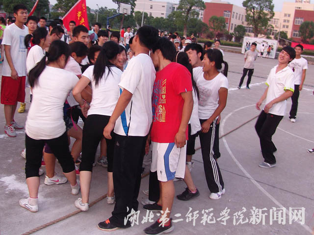 7.合力鼓劲.jpg